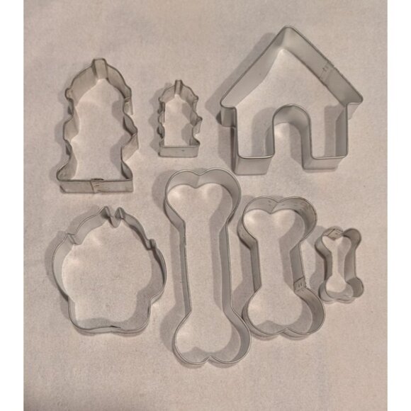 Dog Themed Cookie Cutter Set Dog House Bone fire Hydrant - Picture 11 of 13
